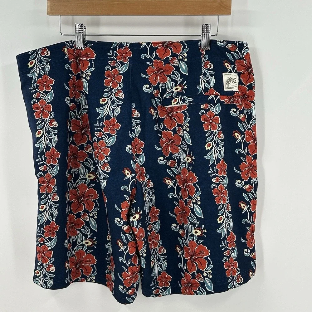 American Eagle Swim Trunks Men's Large Blue Red Floral Board Shorts Beach Summer